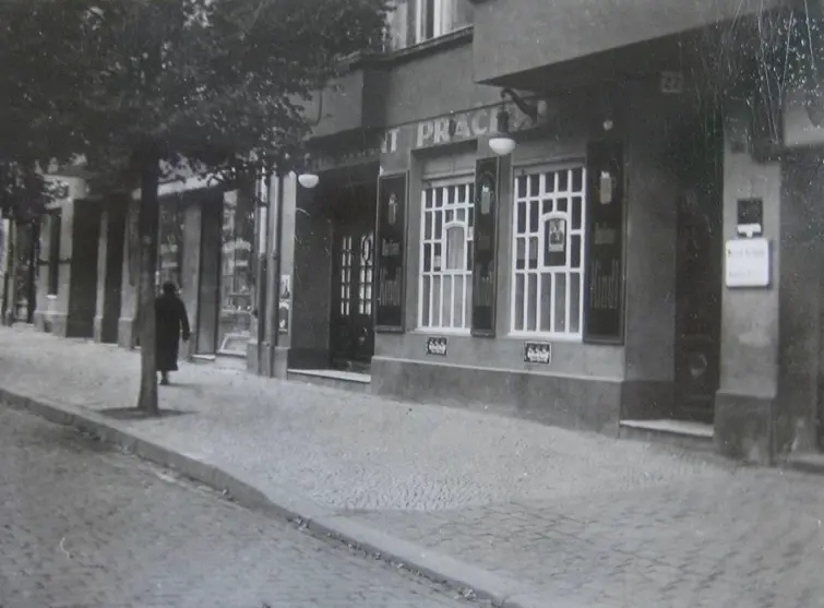Prachtsaal from Jonas Straße